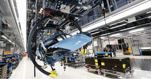 高合城市精品工厂 面对保时捷，如何彰显电动王者的风范